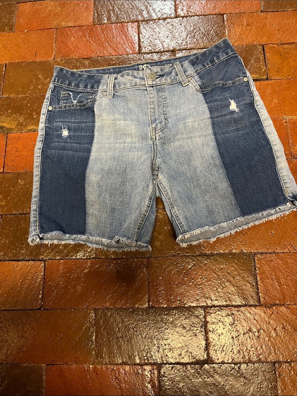 ND size 10 Jean shorts perfectly distressed & raw edge 6” inseam 3208